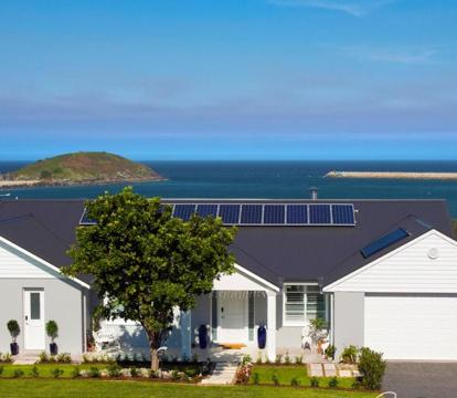 Photo of Jetty Splendour Guest Bedroom with Bathroom en-suite B'nB