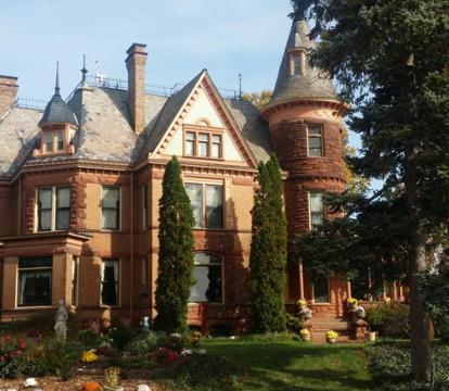 Photo of Henderson Castle Inn