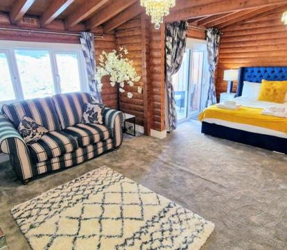 Photo of Kaoglen Apollo-Hot tub-Cairngorms-Pet friendly