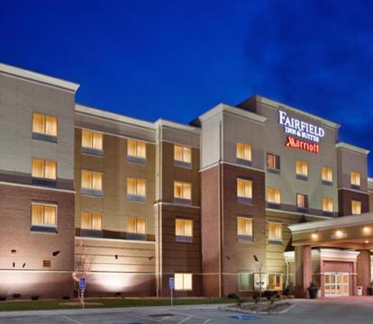 Escape to Romance: Unwind at Our Handpicked Selection of Romantic Hotels in Kearney (Nebraska)