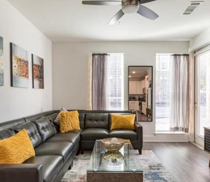 Photo of Luxury 2BR 2BA APT with Gym Pool & Free Parking