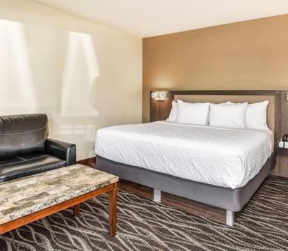 Photo of Cedar Street Hotel & Suites