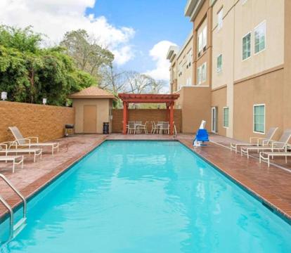 Photo of La Quinta by Wyndham Lake Charles - Westlake