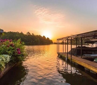 Photo of LAKEFRONT 7 MIN to OAKLAWN & 10 MIN to DOWNTOWN STR License #A22-0004