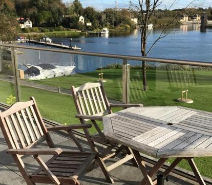 Photo of Lakeside Apartment