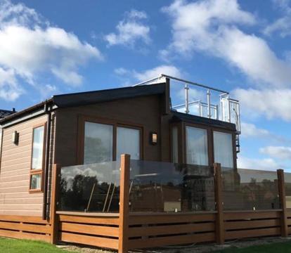 Photo of Hot tub hols in Bear Lodge with roof terrace