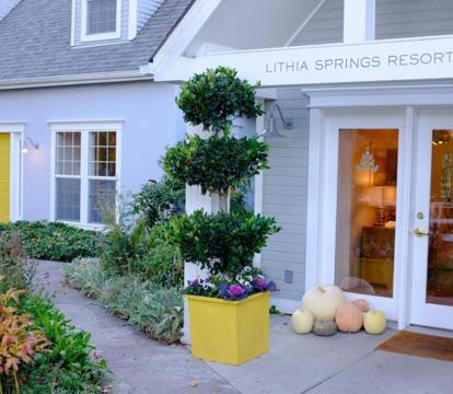 Photo of Lithia Springs Resort