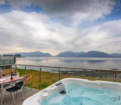 Photo of Loch Linnhe Waterfront Lodges with Hot Tubs