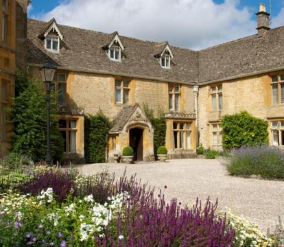 The most romantic hotels and getaways in Upper Slaughter (Gloucestershire)
