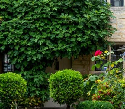 Photo of Lovedays Cottage, A Luxury 16th Century home in Painswick