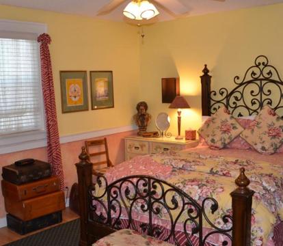 Photo of Garden Walk Inn