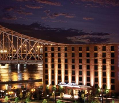 Photo of HoteLumiere at the Arch