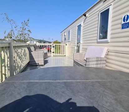 Photo of Luxury 2019 8 berth Caravan with Hot Tub @ Tattershall Lakes