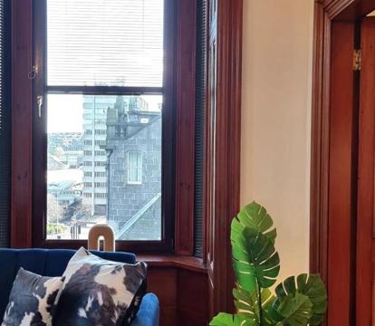 Photo of Luxury 2 bedroom city centre apartment with panoramic views and high ceilings