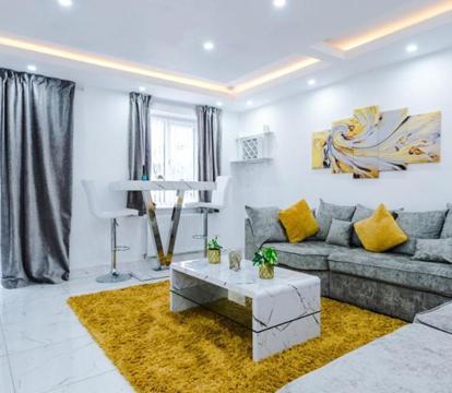 Photo of LUXURY 3 BEDROOM HOUSE Close to Manchester Center