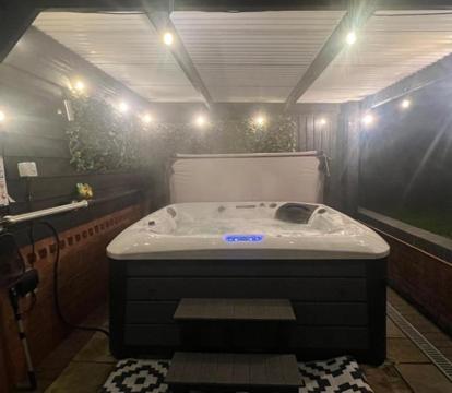 Photo of Luxury 5* Woodland Retreat, In The Woods.