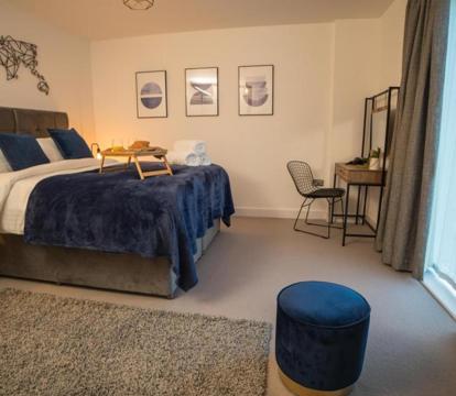 Photo of Luxury King Bed Apartment & FREE PARKING