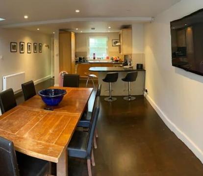 Photo of Luxury Central London 3 Bedroom Family House