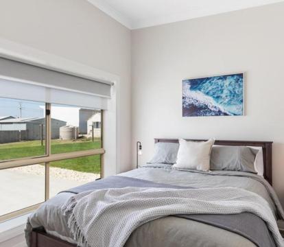 Photo of Luxury Apartments and Motel Rooms - Free Wifi - Close To Beach