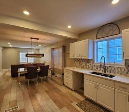 Photo of Luxury Private Home in the Heart of Niagara Falls