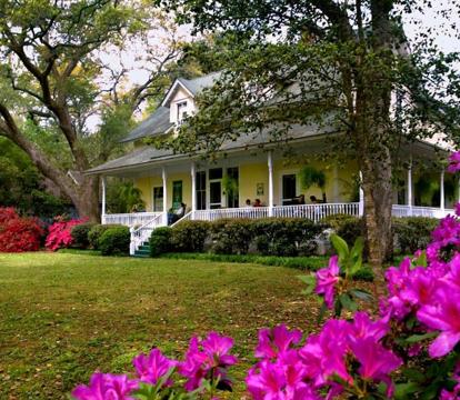 Escape to Romance: Unwind at Our Handpicked Selection of Romantic Hotels in Magnolia Springs (Alabama)