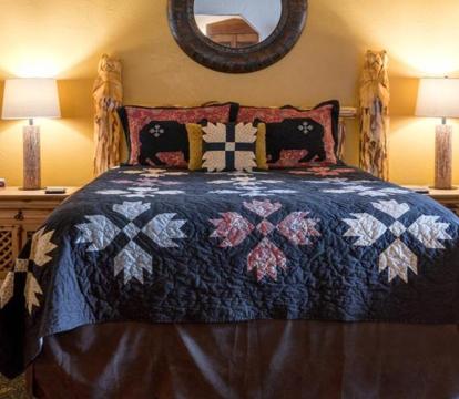 Escape to Romance: Unwind at Our Handpicked Selection of Romantic Hotels in Steamboat Springs (Colorado)