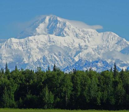 Escape to Romance: Unwind at Our Handpicked Selection of Romantic Hotels in Trapper Creek (Alaska)