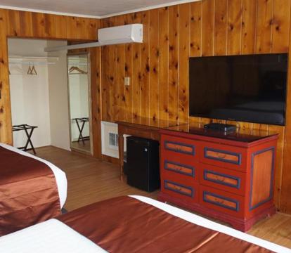 Photo of Melitas Crater Lake