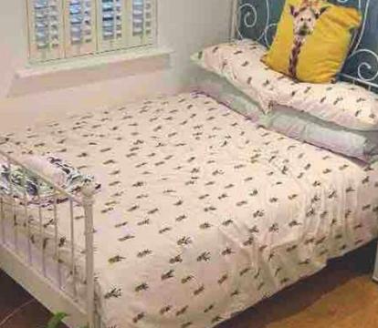 Photo of Stylish Modern Studio, Mock Georgian House, Heart of Trendy Hackney & London