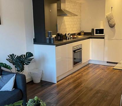 Photo of Modern Spacious 1 Bed Flat In Birmingham City Centre With Free Parking, Fast Free WiFi And Netflix