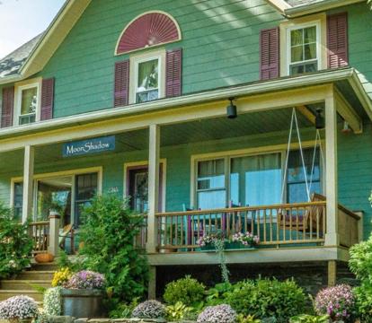 Best Adults-Only hotels in Hammondsport (New York State)