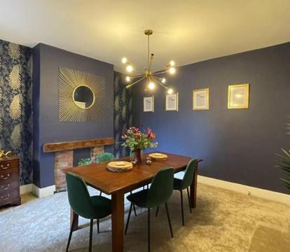 Photo of Queens BOUTIQUE HOUSE CITY CENTRE WITH PARKING