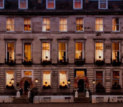 Photo of Nira Caledonia