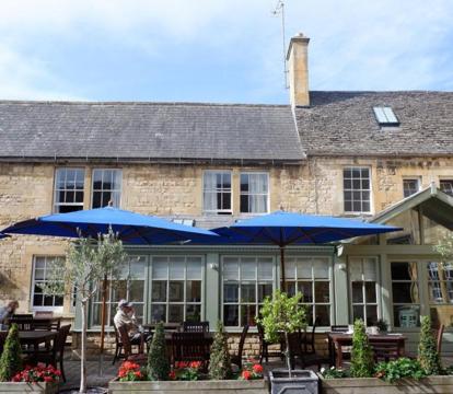 Photo of Noel Arms - 