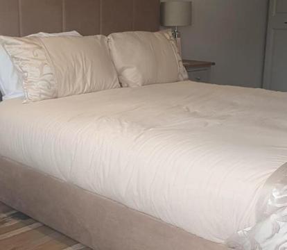 Photo of Oak Chalet Country Hideaway In Hitchin