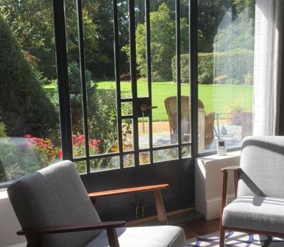 Photo of Oak-Island Hall