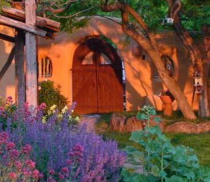 Escape to Romance: Unwind at Our Handpicked Selection of Romantic Hotels in Taos (New Mexico)