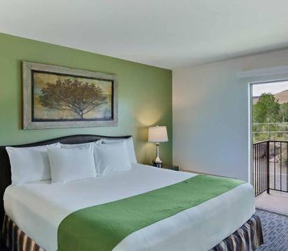 Photo of Oxford Suites Yakima