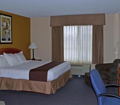 Photo of Paola Inn and Suites