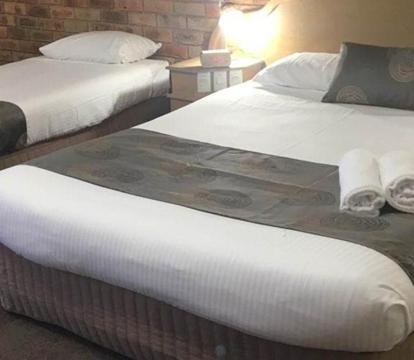 Photo of Pines Country Club Motor Inn