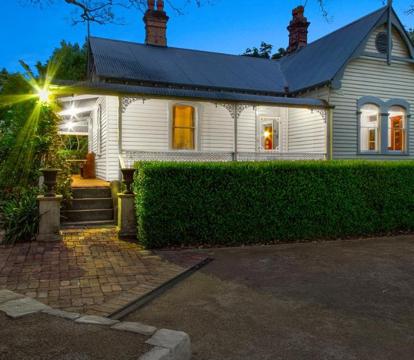 Photo of Plynlimmon-1860 Heritage Cottage & Private Room 50m from Heritage Cottage