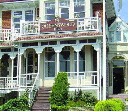 Photo of Queenswood Hotel