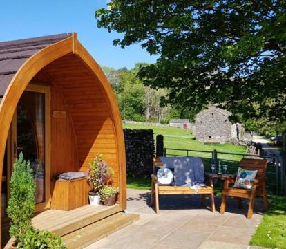 Romantic Hotels with a hot tub in the room or jacuzzi suites for a luxurious and intimate experience in North Yorkshire