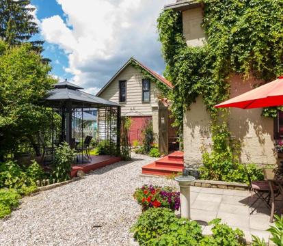 Photo of Russell Manor Bed & Breakfast