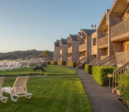 Photo of Schooner's Cove Inn