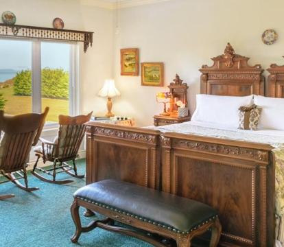 Escape to Romance: Unwind at Our Handpicked Selection of Romantic Hotels in Port Angeles (Washington State)