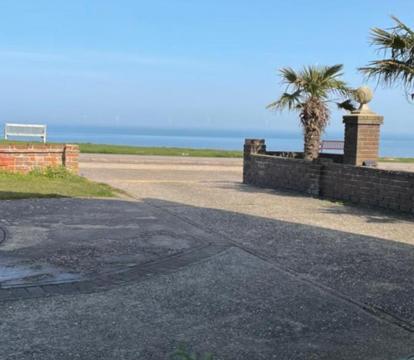 Photo of Sea View Suite, with Parking, On Tankerton Beachfront, Whitstable