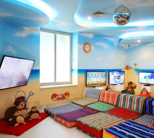 Best hotels with Babysitting and Childcare services in Canada for adults who need a break to relax and unwind together.