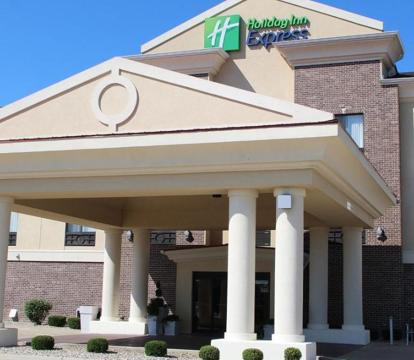 Photo of Holiday Inn Express Hotel & Suites Shelbyville, an IHG Hotel