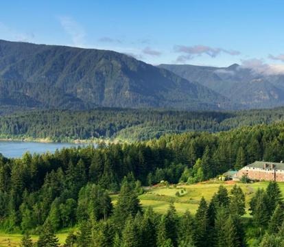 Best hotels with Babysitting and Childcare services in Washington State for adults who need a break to relax and unwind together.